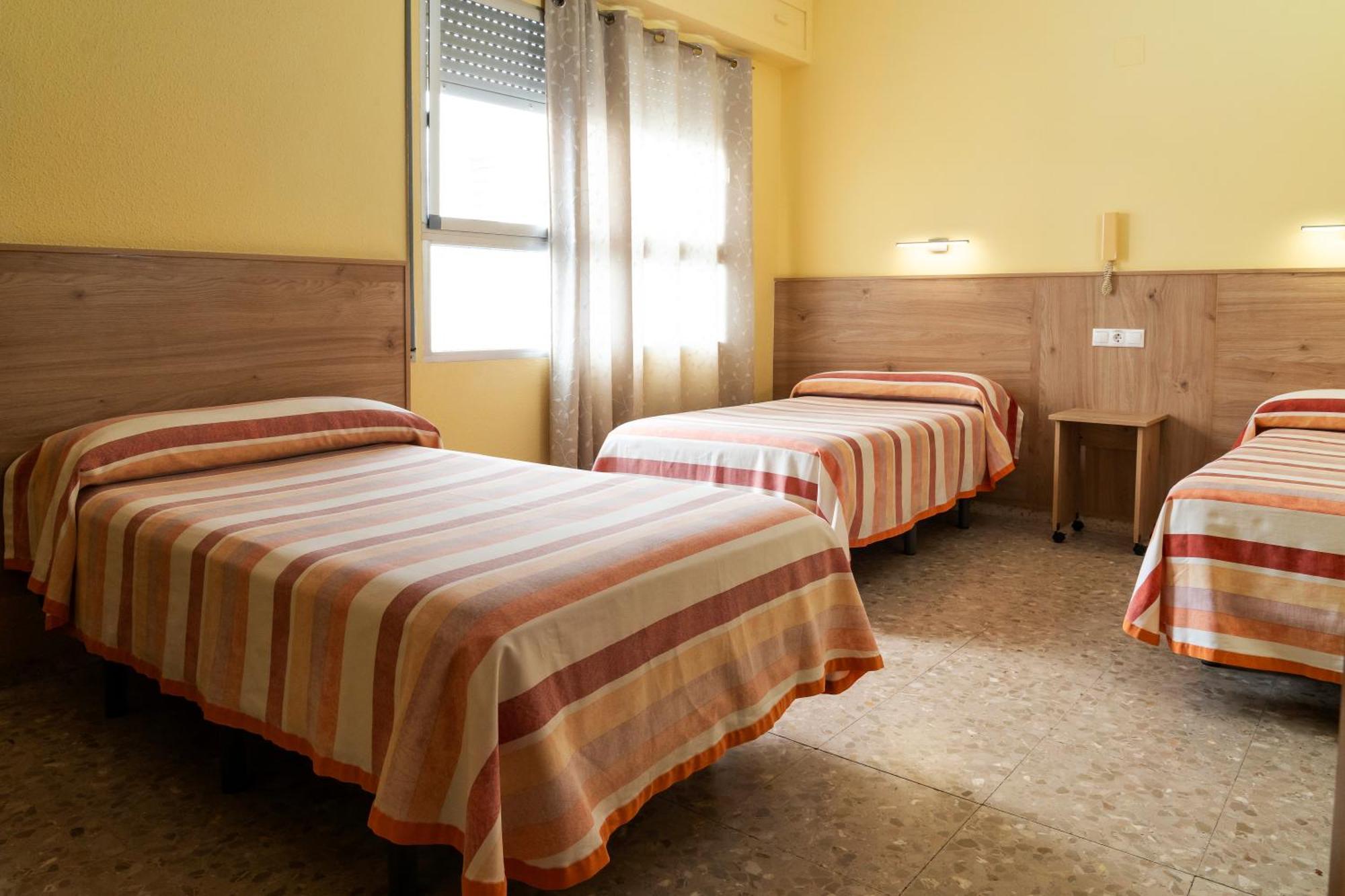 Hotel Borja Puig Buitenkant foto