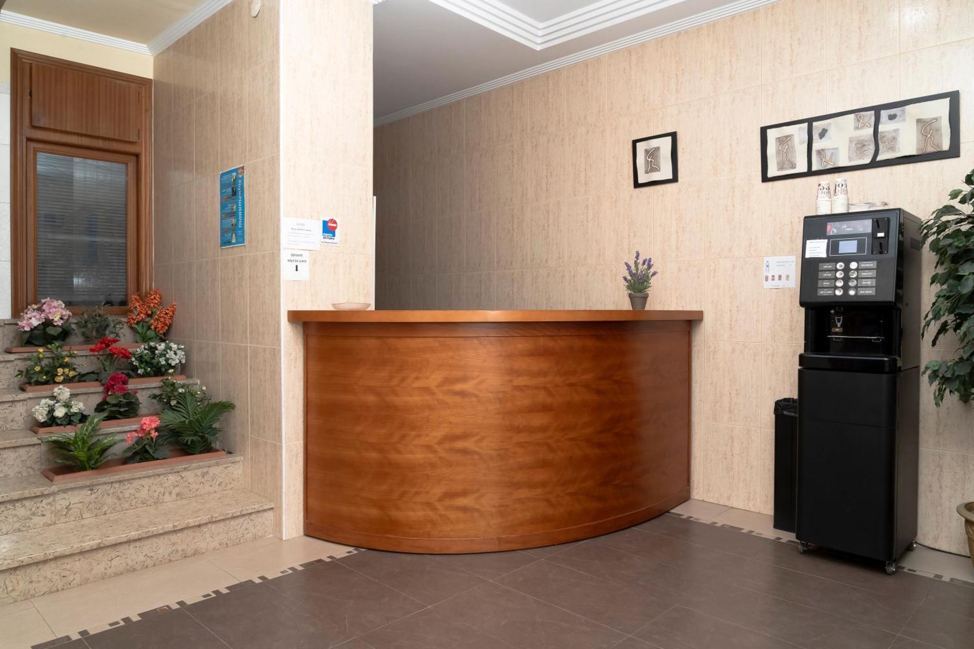 Hotel Borja Puig Buitenkant foto
