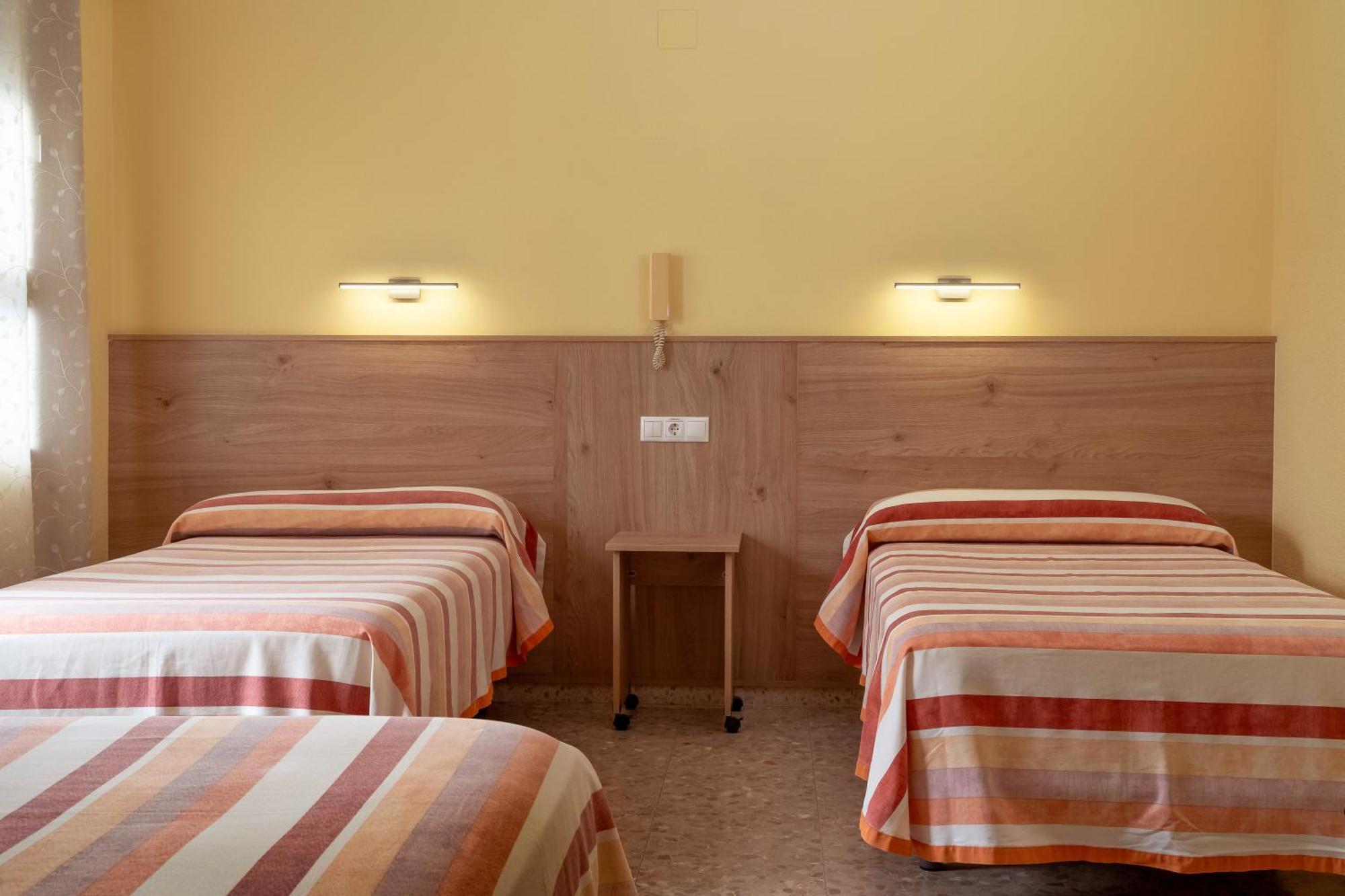 Hotel Borja Puig Buitenkant foto