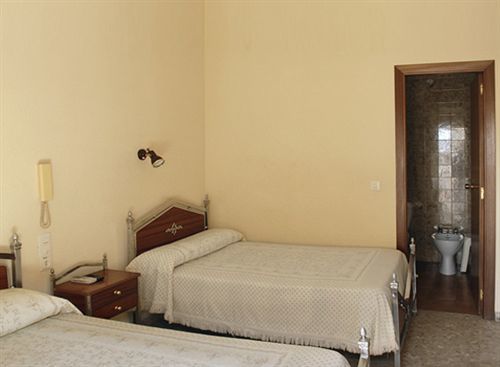Hotel Borja Puig Buitenkant foto