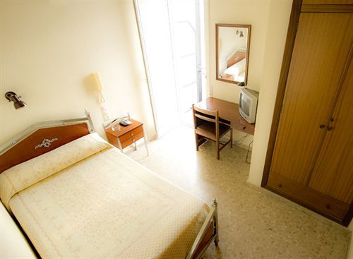 Hotel Borja Puig Buitenkant foto