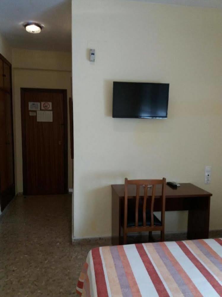 Hotel Borja Puig Buitenkant foto