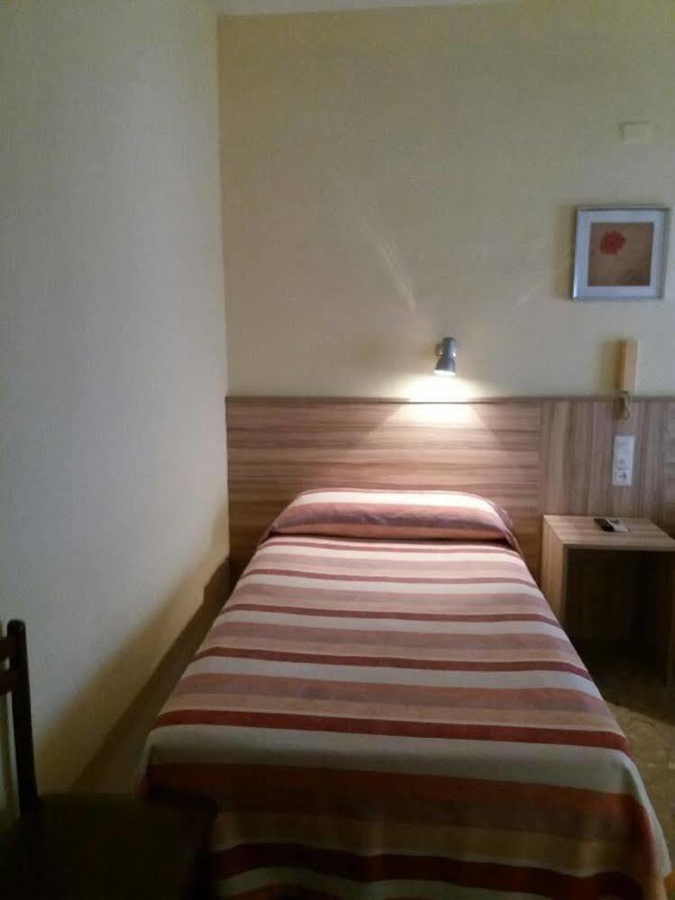 Hotel Borja Puig Buitenkant foto