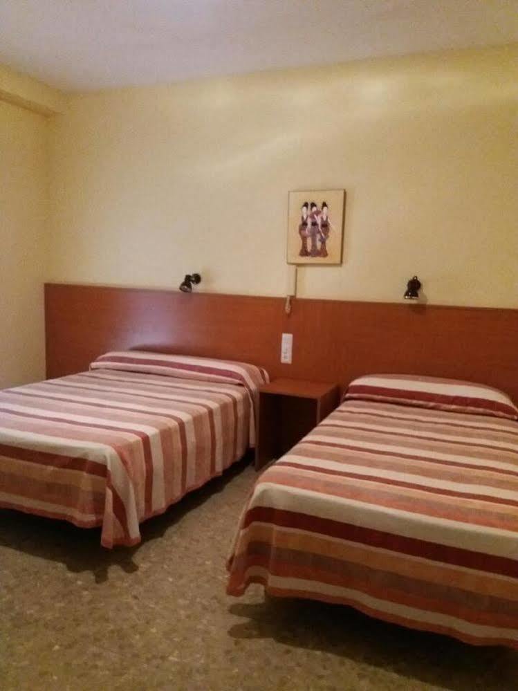 Hotel Borja Puig Buitenkant foto
