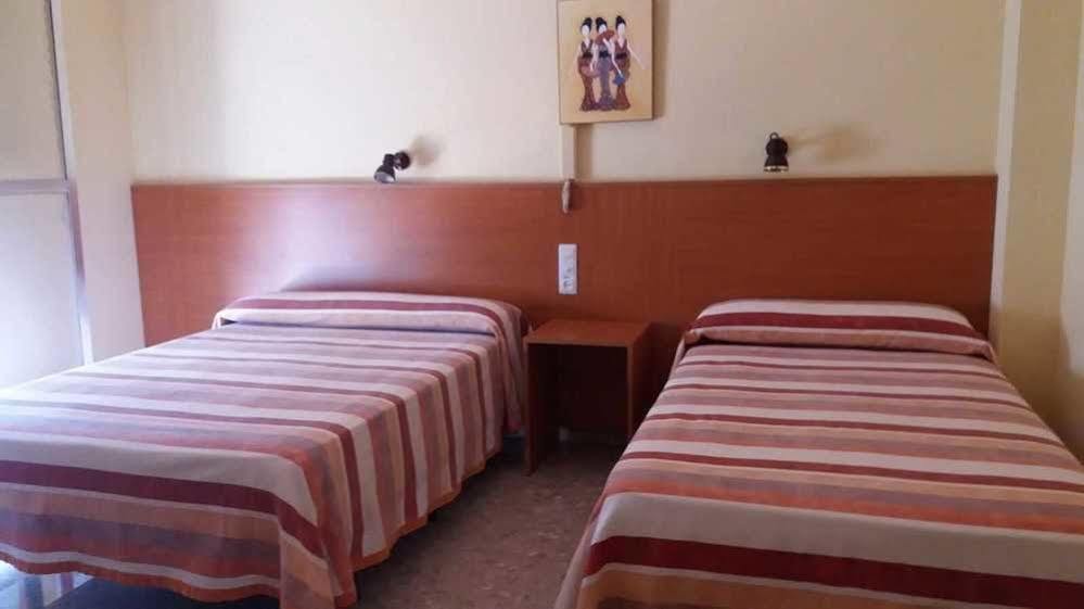 Hotel Borja Puig Buitenkant foto